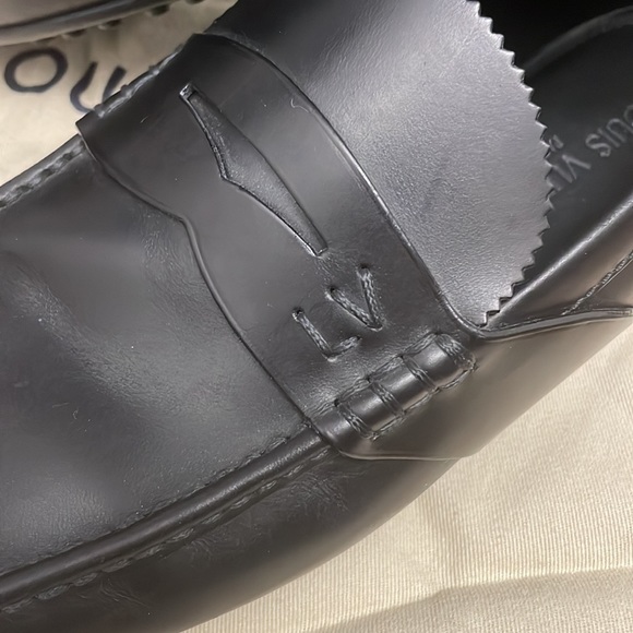 Black Louis Vuitton penny loafers size 7 1/2. Lightly worn, preteen condition. - Picture 2 of 8